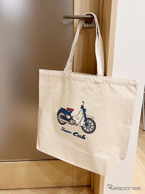 スーパーカブ トートバッグ《写真提供 フェイス》