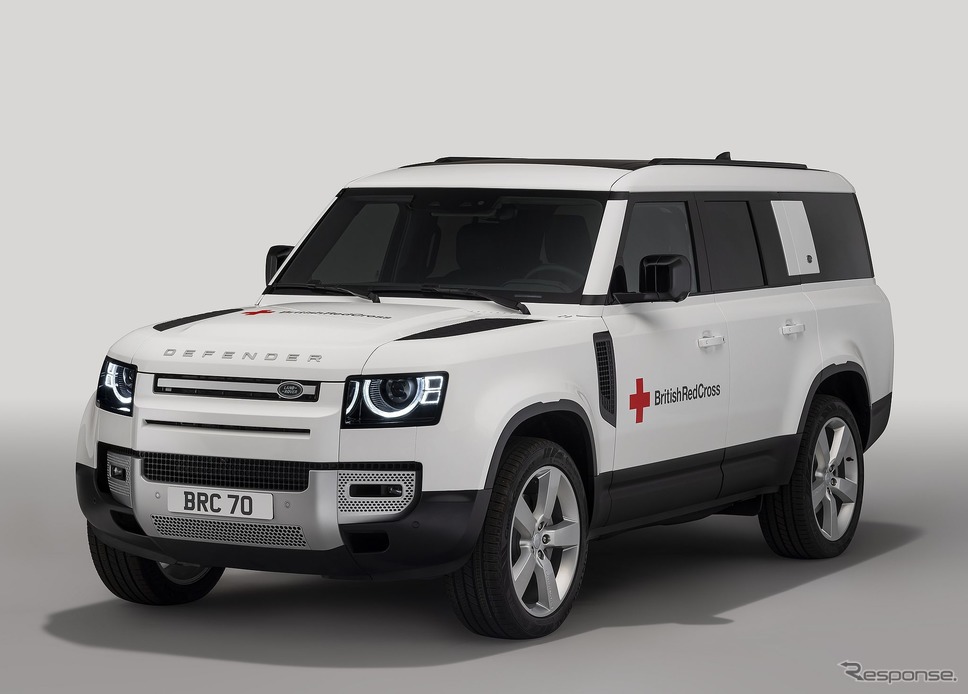 ランドローバー・ディフェンダー 130 の英国赤十字仕様《photo by Land Rover》