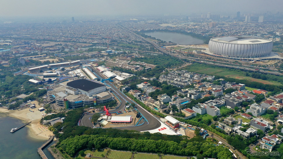 初開催のインドネシアは広いコース幅と綺麗な路面が特徴Formula E