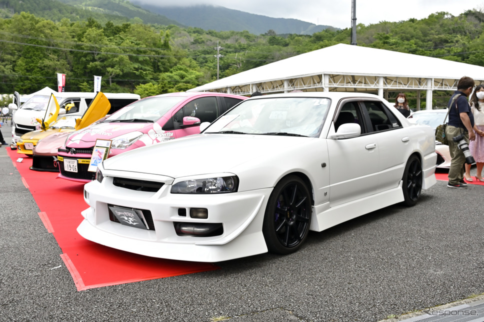 GIRLS CAR COLLECTIONコンテストの様子《写真撮影 雪岡直樹》
