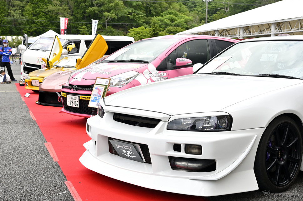 GIRLS CAR COLLECTIONコンテストの様子《写真撮影 雪岡直樹》