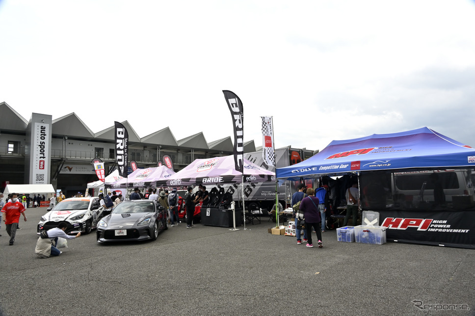 NAPAC加盟メーカーの展示《写真撮影 雪岡直樹》