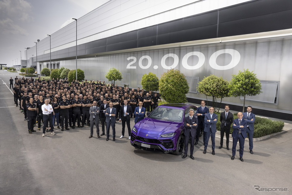生産台数2万台目のランボルギーニ・ウルス《photo by Lamborghini》