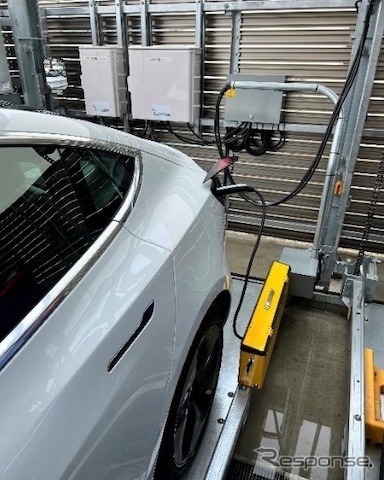 ニッパツパーキングシステムズ製機械式駐車場に設置した全パレット対応EV充電器《写真提供 ユアスタンド》