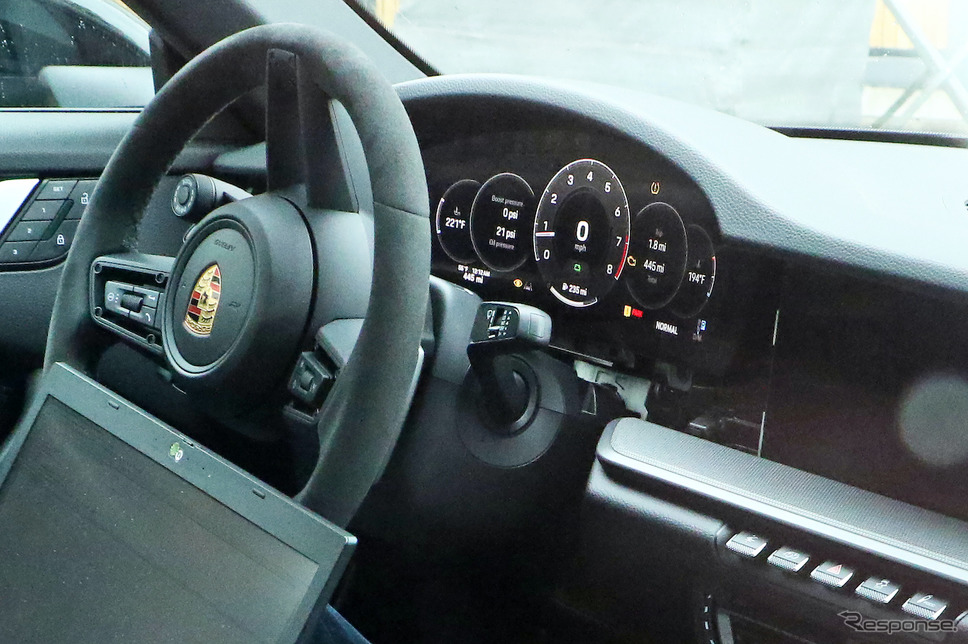 ポルシェ 911 クーペ&カブリオレ 改良新型プロトタイプ(スクープ写真)《APOLLO NEWS SERVICE》