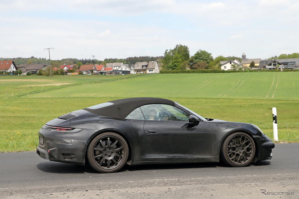 ポルシェ 911 クーペ&カブリオレ 改良新型プロトタイプ(スクープ写真)《APOLLO NEWS SERVICE》