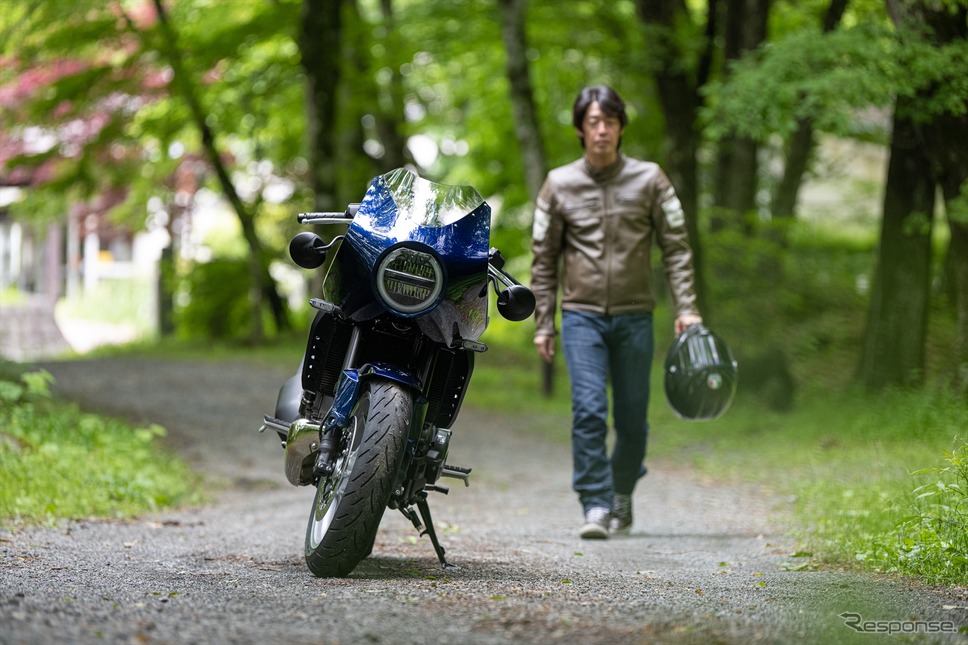 ホンダ ホーク11と伊丹孝裕氏《写真撮影 土屋勇人》