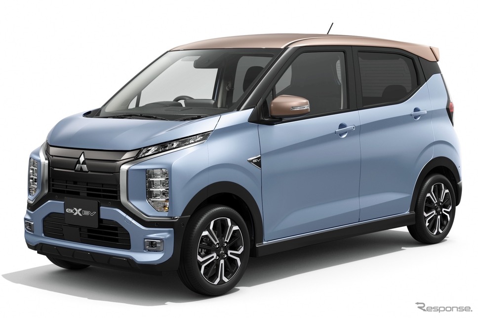 三菱eKクロスEV P、ミストブルーパール+カッパーメタリック《写真提供 三菱自動車》