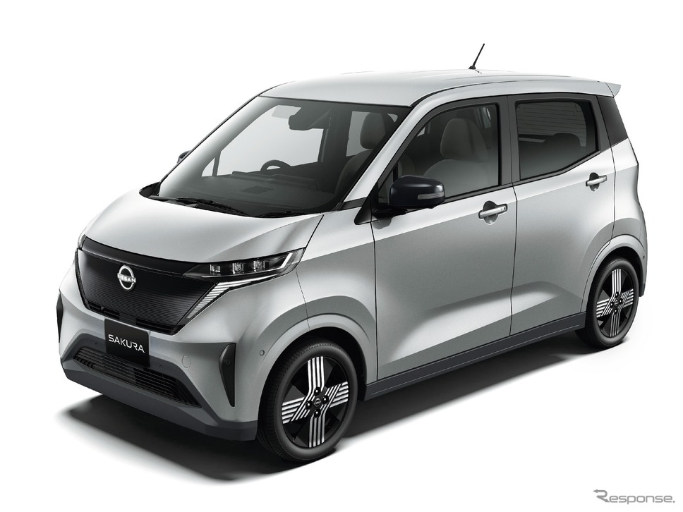 日産 サクラ：スターリングシルバー《写真提供 日産自動車》