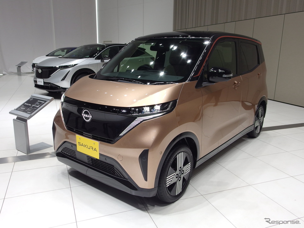 日産 サクラ：暁-アカツキ-サンライズカッパー/ブラック《写真撮影 高木啓》
