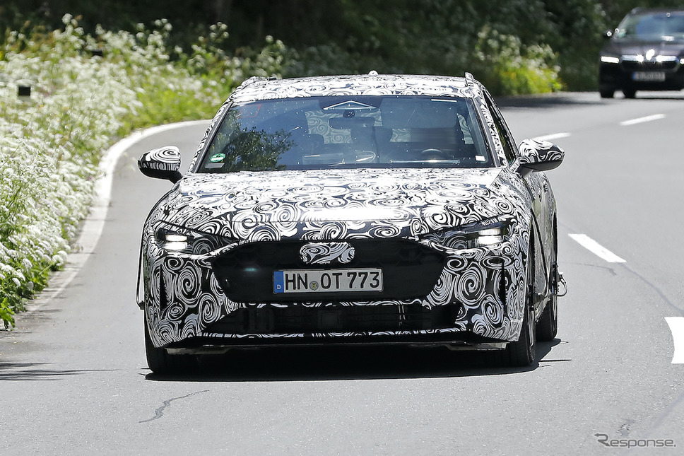 アウディ S4アバント 次期型プロトタイプ(スクープ写真)《APOLLO NEWS SERVICE》