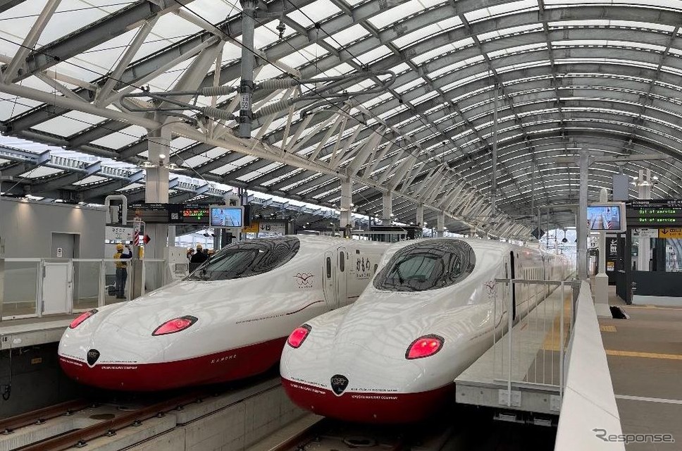 鉄道・運輸機構が実施した6月13日の走行試験では、終点の長崎駅でN700S『かもめ』の複数編成が並んだ。《写真提供 独立行政法人鉄道建設・運輸施設整備支援機構》