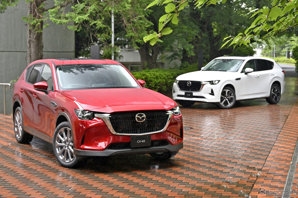 マツダ CX-60 XD Lパッケージ(左)とXD ハイブリッド プレミアムモダン(右)《写真撮影 雪岡直樹》