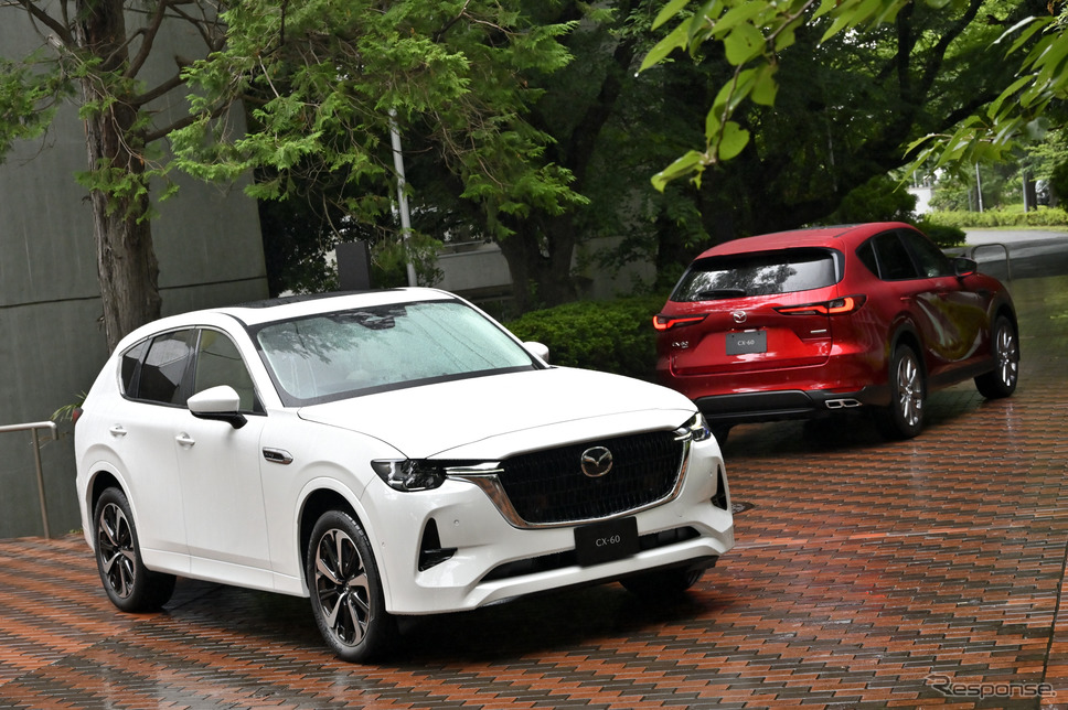 マツダ CX-60 XD ハイブリッド プレミアムモダン(左)《写真撮影 雪岡直樹》