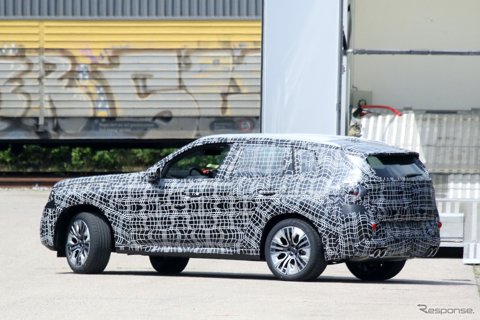 BMW X3 次期型プロトタイプ(スクープ写真)《APOLLO NEWS SERVICE》