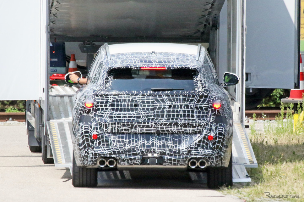 BMW X3 次期型プロトタイプ(スクープ写真)《APOLLO NEWS SERVICE》