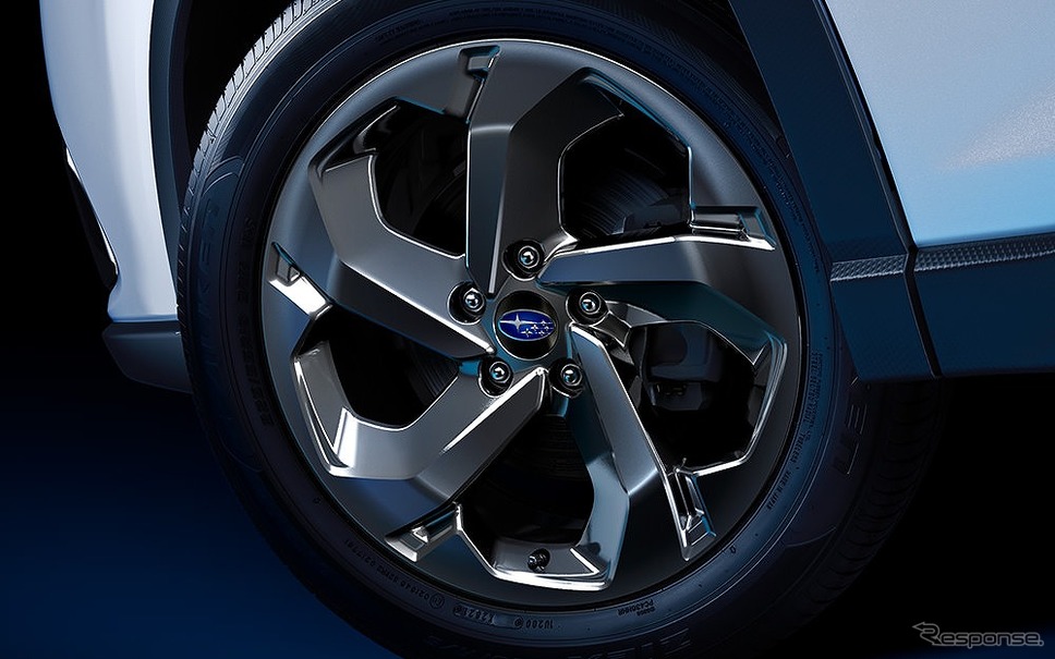 18インチアルミホイール(スーパーブラックハイラスター塗装)《写真提供 SUBARU》