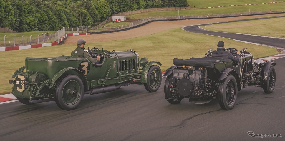 ベントレー・スピードシックス のオリジナルモデル(左)と復刻生産モデル《photo by Bentley》