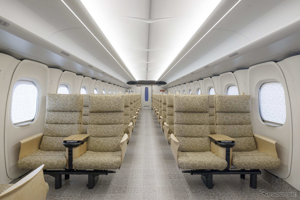 『かもめ』用N700Sの車内。写真は2+2列配置となる指定席の1〜3号車。《写真提供 九州旅客鉄道》