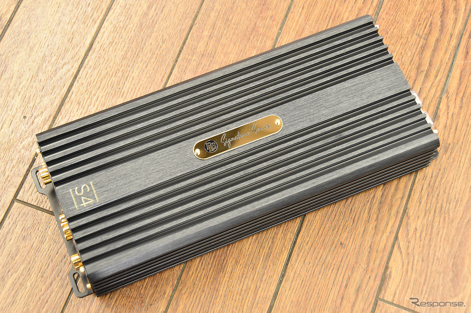 今回導入したパワーアンプはDLS S4