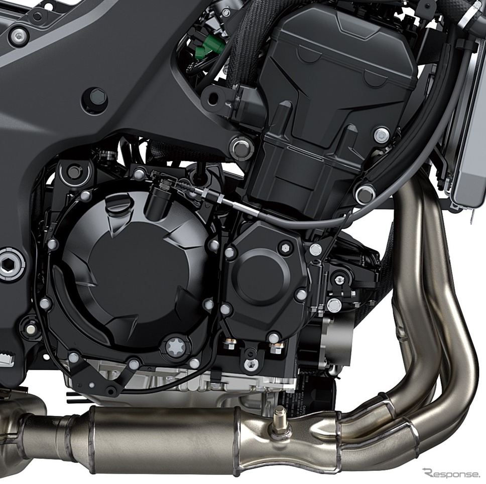 水冷DOHC 4バルブ並列4気筒1043ccエンジン《写真提供 カワサキモータースジャパン》