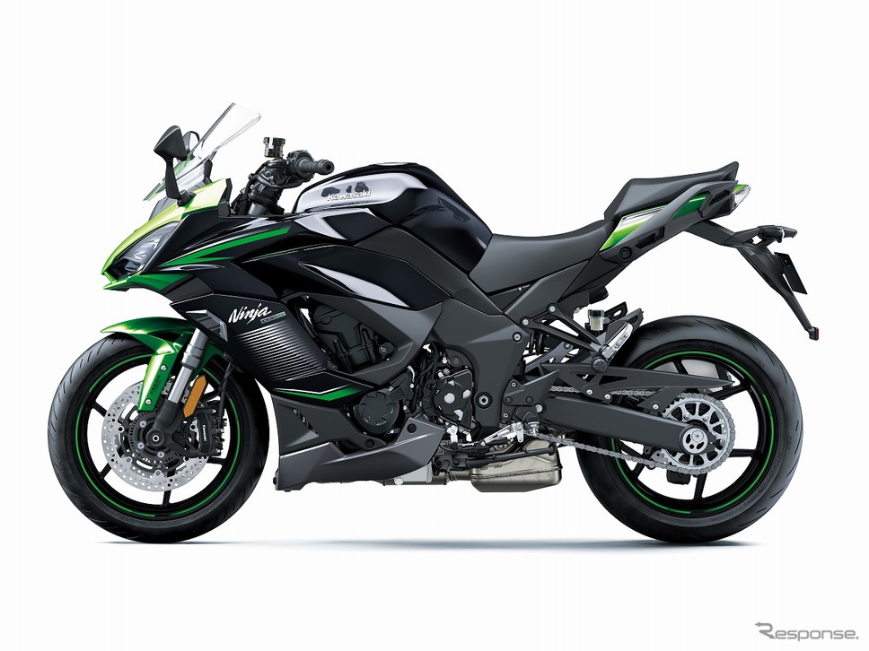 カワサキ Ninja 1000SX(エメラルドブレイズドグリーン×メタリックディアブロブラック)《写真提供 カワサキモータースジャパン》