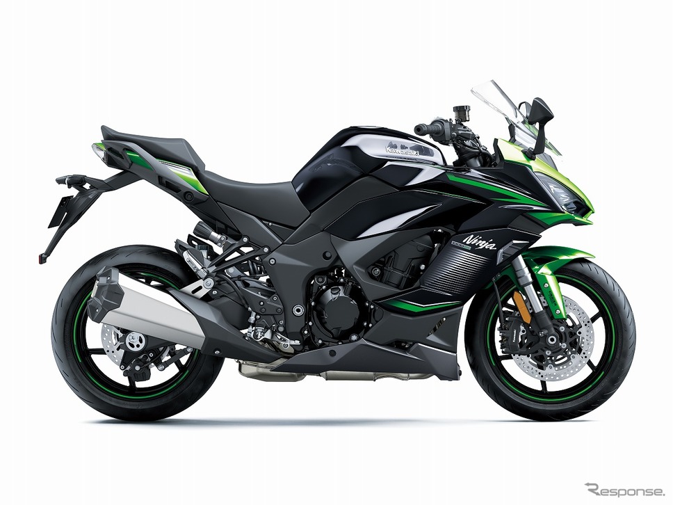 カワサキ Ninja 1000SX(エメラルドブレイズドグリーン×メタリックディアブロブラック)《写真提供 カワサキモータースジャパン》