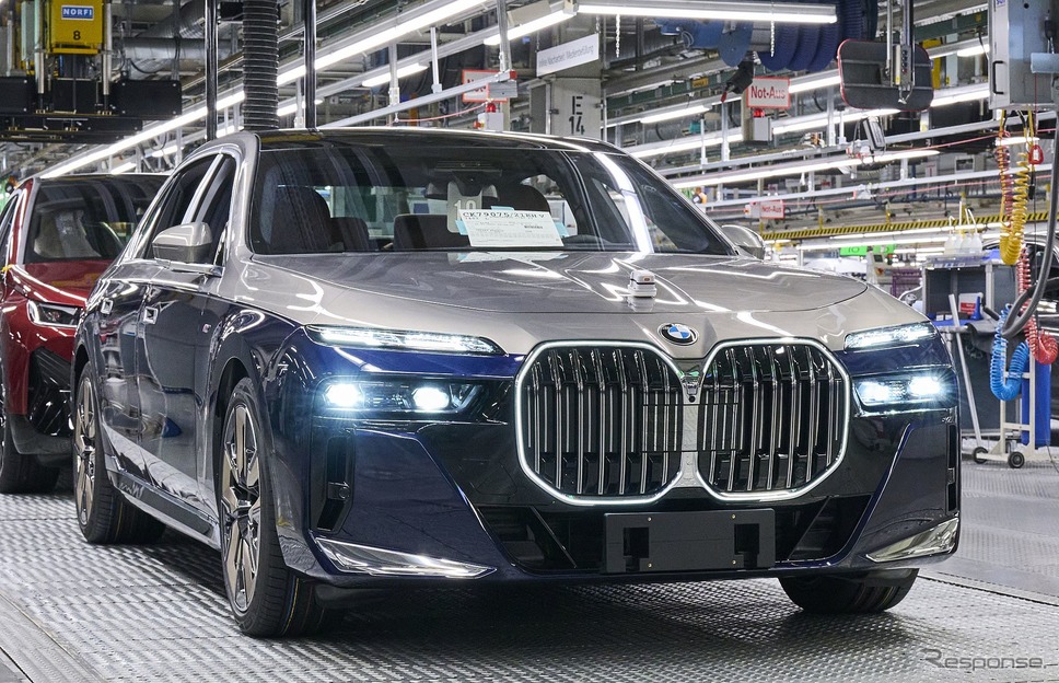 BMWのドイツ・ディンゴルフィン工場で生産を開始した 7シリーズ 新型《photo by BMW》