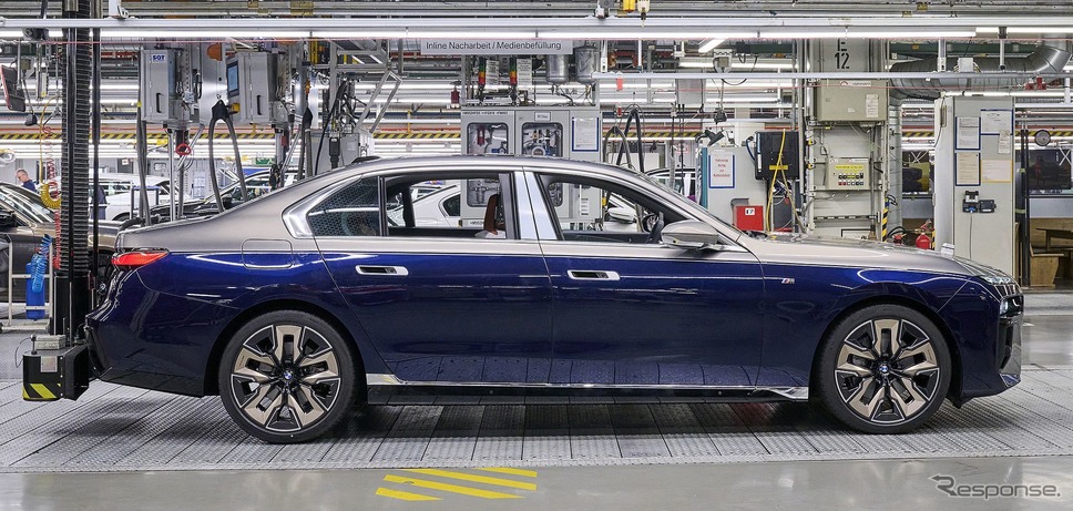 BMWのドイツ・ディンゴルフィン工場で生産を開始した 7シリーズ 新型《photo by BMW》
