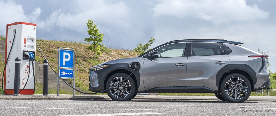 トヨタ bZ4X(欧州仕様)《photo by Toyota》