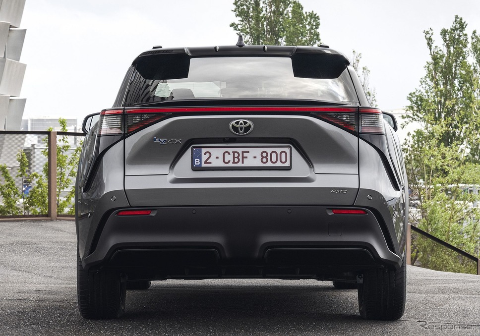 トヨタ bZ4X(欧州仕様)《photo by Toyota》