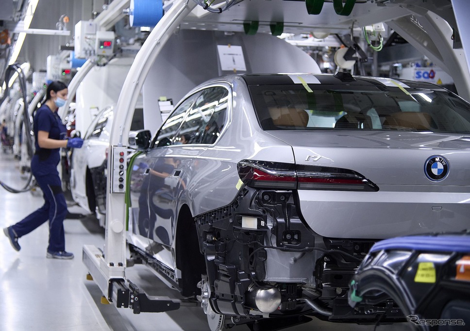 BMWのドイツ・ディンゴルフィン工場で生産を開始した i7《photo by BMW》