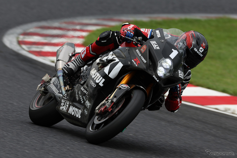 4番手の#1 Yoshimura SERT Motul(グレッグ・ブラック/ザビエル・シメオン/シルバン・ギントーリ/渡辺一樹)《写真撮影 竹内英士》