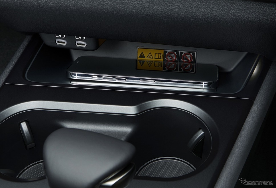 レクサス UX おくだけ充電/充電用USBコネクタ(Type-C)《写真提供 トヨタ自動車》