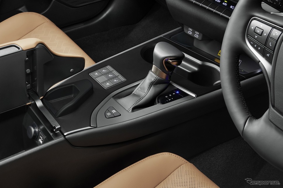 レクサス UX センタ―コンソール《写真提供 トヨタ自動車》