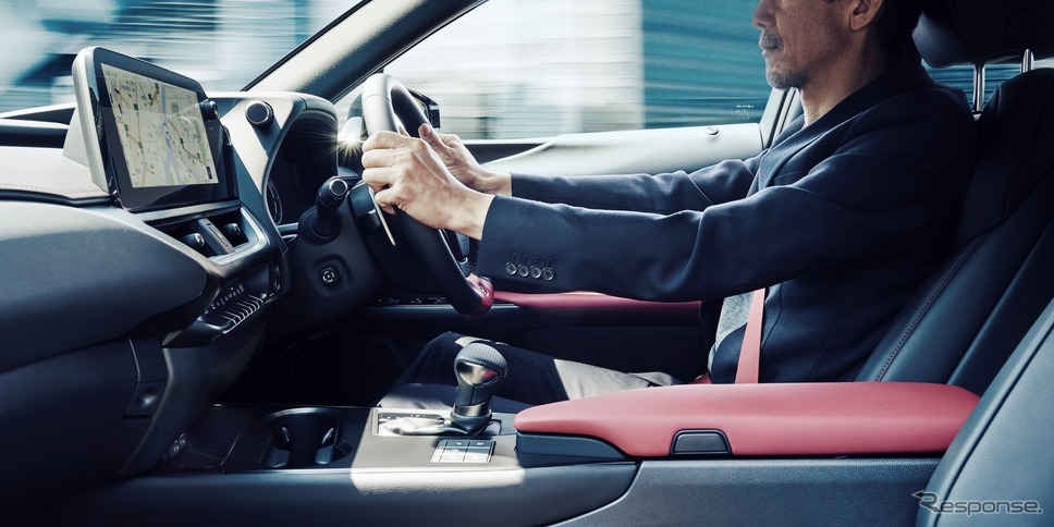 レクサス UX Fスポーツ エモーショナル エクスプローラー《写真提供 トヨタ自動車》