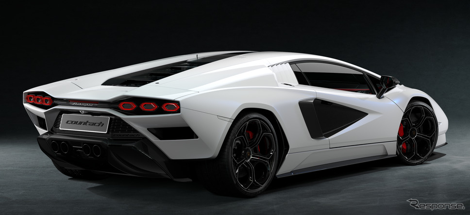ランボルギーニ・クンタッチ LPI 800-4《photo by Lamborghini》