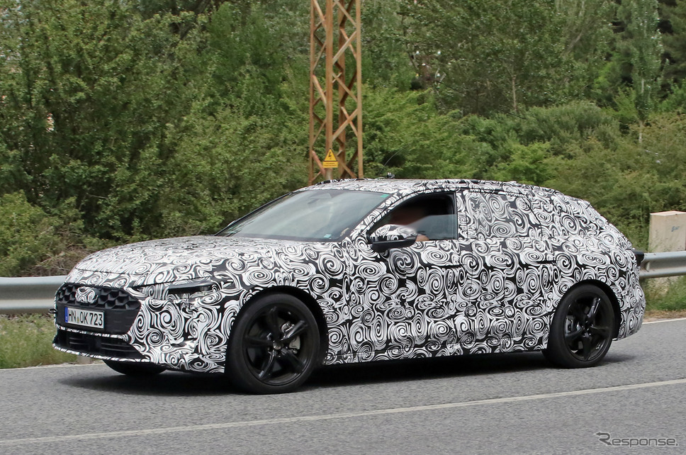 アウディ RS4アバント 次期型プロトタイプ(スクープ写真)《APOLLO NEWS SERVICE》