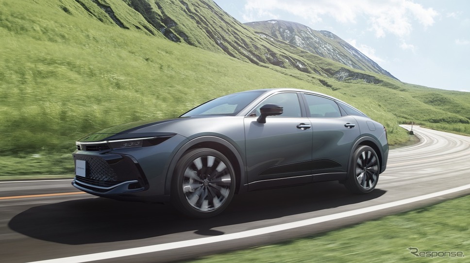 トヨタ クラウン(クロスオーバー) RS アドバンスド(ブラック×プレシャスメタル)<オプション装着車>《写真提供 トヨタ自動車》