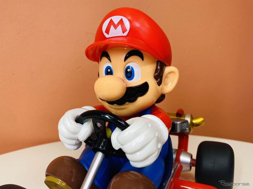 レーシングカート R/C マリオ TM & (c) 2022 Nintendo《写真提供 京商》