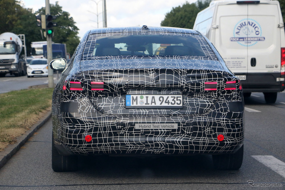 BMW 5シリーズ 次期型プロトタイプ(スクープ写真)《APOLLO NEWS SERVICE》