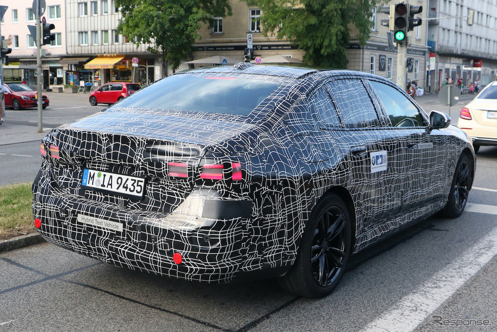 BMW 5シリーズ 次期型プロトタイプ(スクープ写真)《APOLLO NEWS SERVICE》