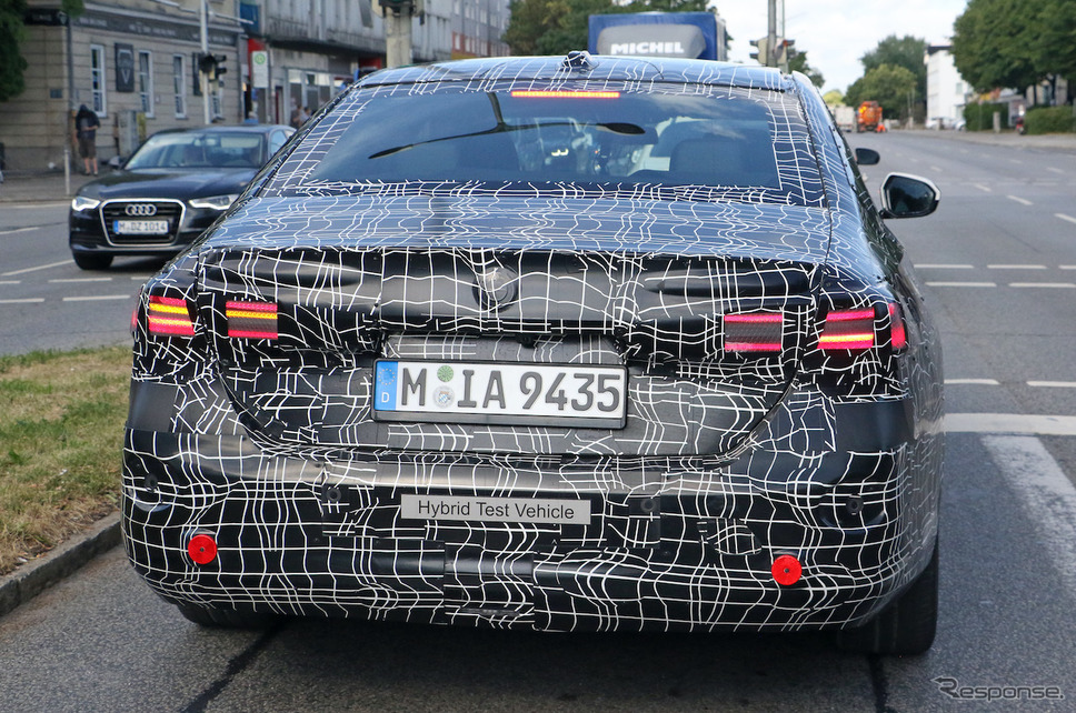 BMW 5シリーズ 次期型プロトタイプ(スクープ写真)《APOLLO NEWS SERVICE》