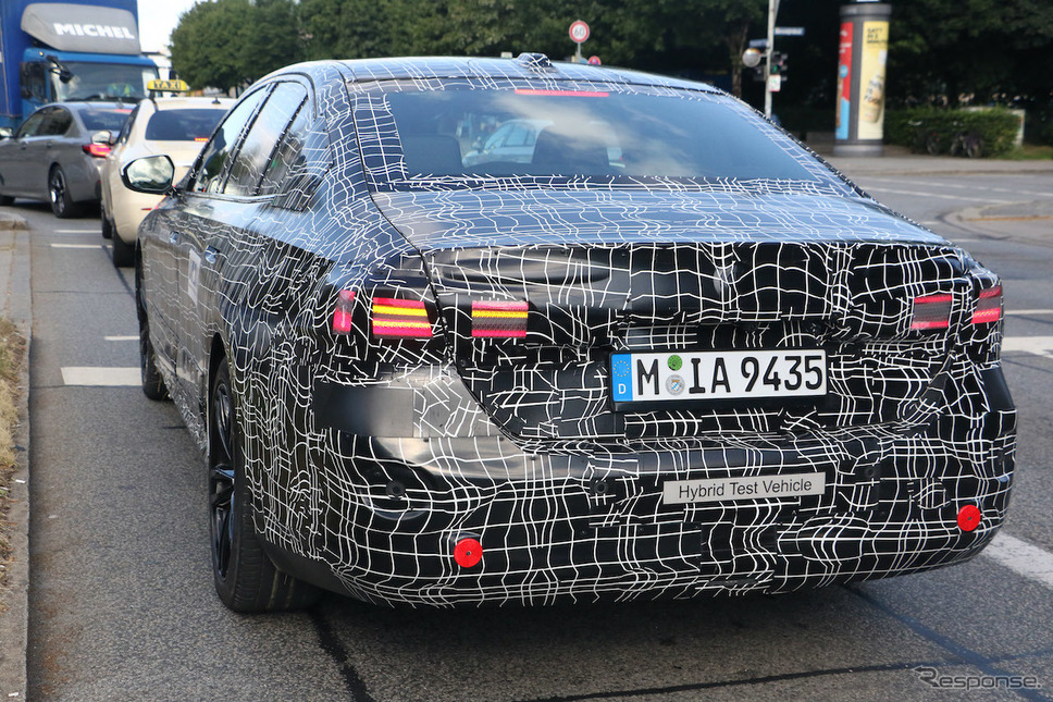 BMW 5シリーズ 次期型プロトタイプ(スクープ写真)《APOLLO NEWS SERVICE》