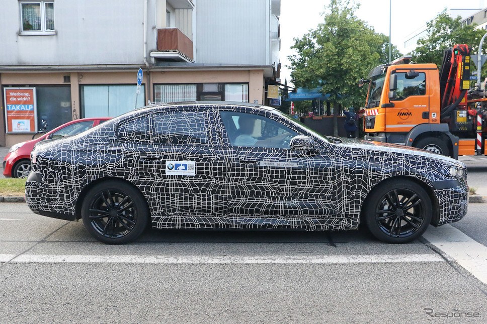 BMW 5シリーズ 次期型プロトタイプ(スクープ写真)《APOLLO NEWS SERVICE》