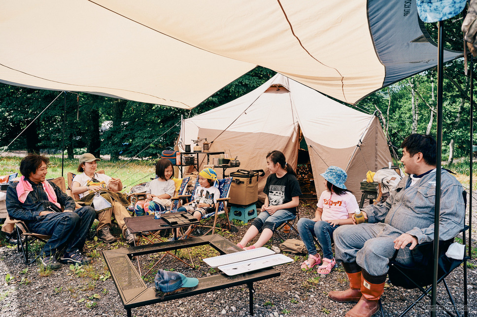 ボードウォーク・ボランティアキャンプ（フジロックの森プロジェクト）《写真 ステランティスジャパン》
