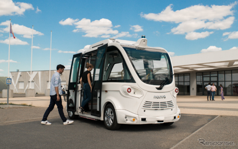 自動運転車両EVO(NAVYA社)《写真提供 マクニカ》