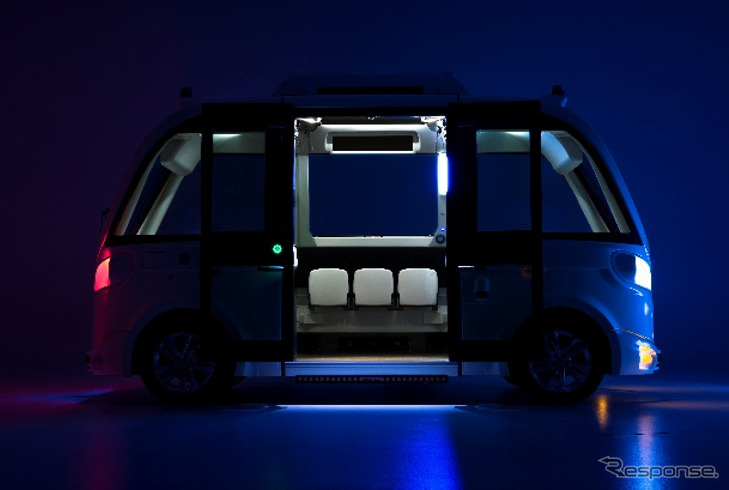 自動運転車両EVO(NAVYA社)《写真提供 マクニカ》