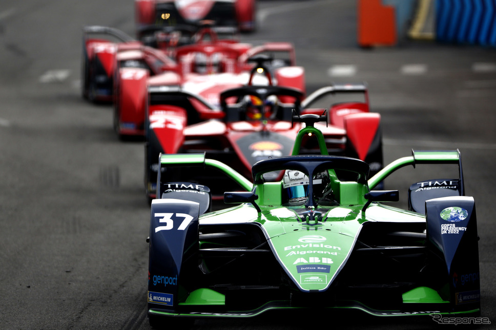 FEでは激しいドライビングだけでなく戦略的な走りが要求される《画像 Formula E》