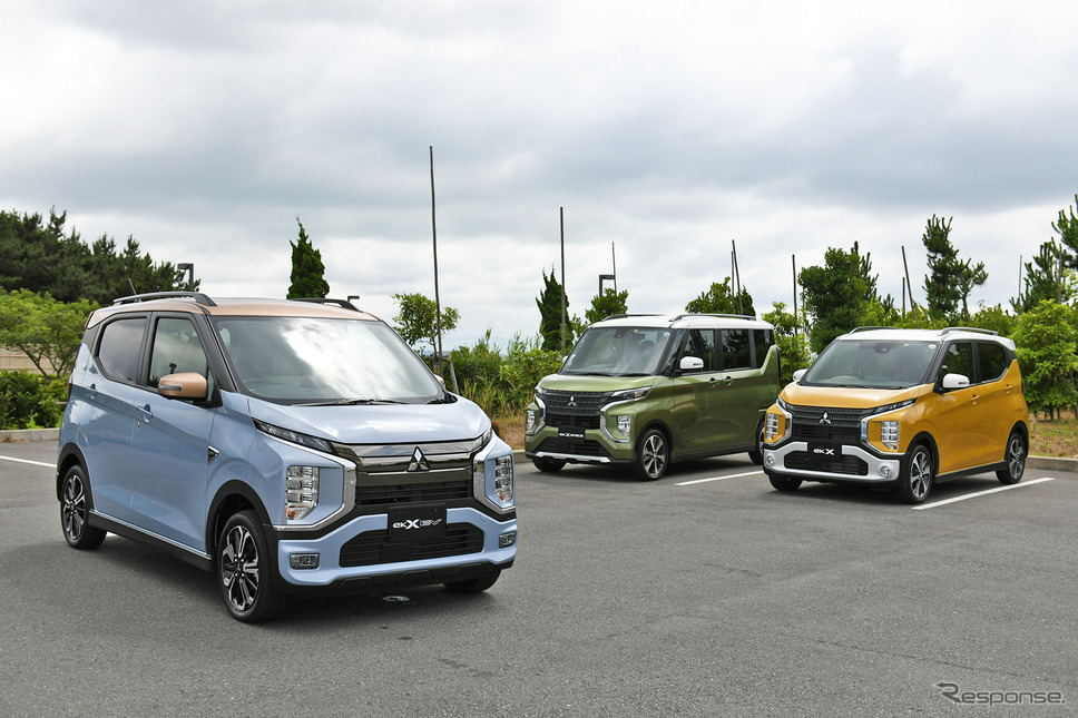 三菱 eKクロスEV(左)とeKシリーズ《写真撮影 中野英幸》